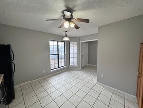 907 Coventry Ct in Warrensburg, MO - Building Photo - Building Photo