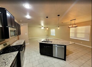 8745 Ironwood Hill in San Antonio, TX - Building Photo - Building Photo