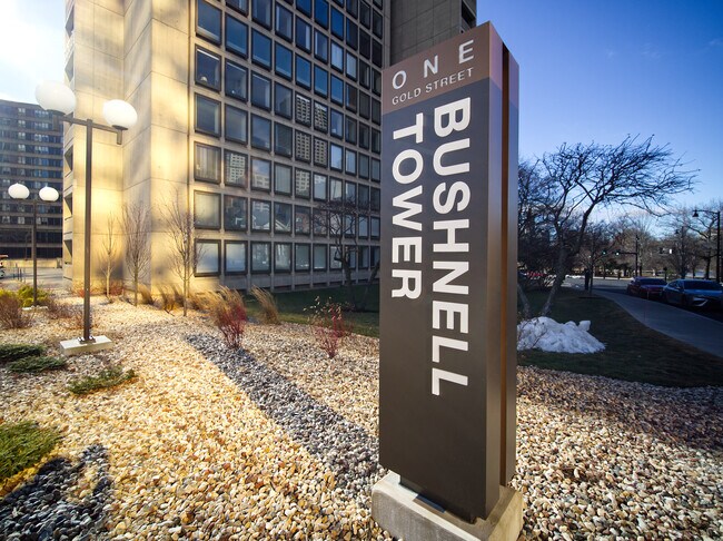 1 Gold St, Unit 17G in Hartford, CT - Foto de edificio - Building Photo