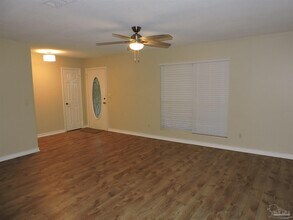 5485 Willard Norris Rd in Milton, FL - Building Photo - Building Photo