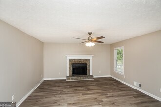 133 Oak Landing Cir in Douglasville, GA - Building Photo - Building Photo
