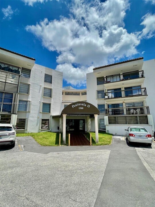 1300 SW 122nd Ave in Miami, FL - Building Photo