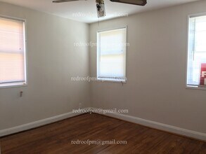 1216 N Augusta Ave in Baltimore, MD - Foto de edificio - Building Photo