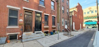 606 S Delhi St in Philadelphia, PA - Building Photo