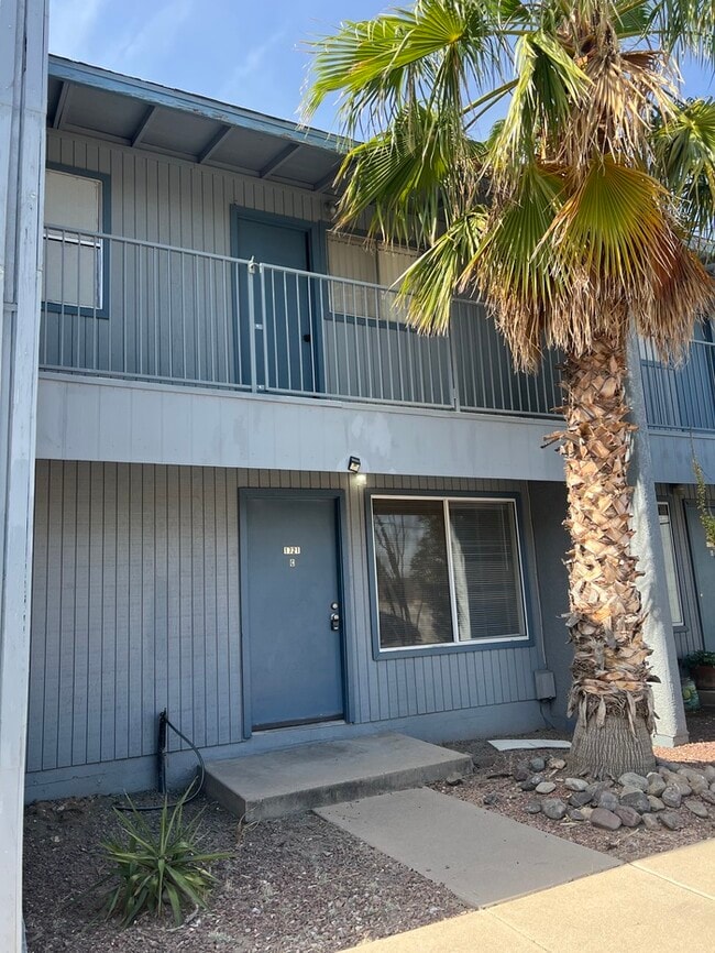 1721 E Glenn St in Tucson, AZ - Foto de edificio - Building Photo