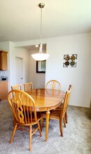 8295 Diamond Point Cir NE in Moses Lake, WA - Foto de edificio - Building Photo