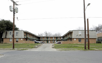 3510 Colonial Ave in Dallas, TX - Foto de edificio - Building Photo