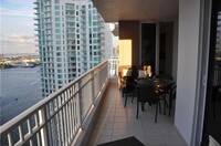 801 Brickell Key Blvd, Unit 3108 in Miami, FL - Foto de edificio - Building Photo