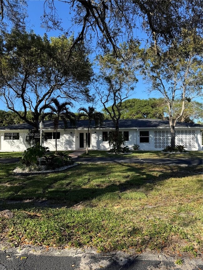 12101 NW 6th St in Plantation, FL - Building Photo - Building Photo