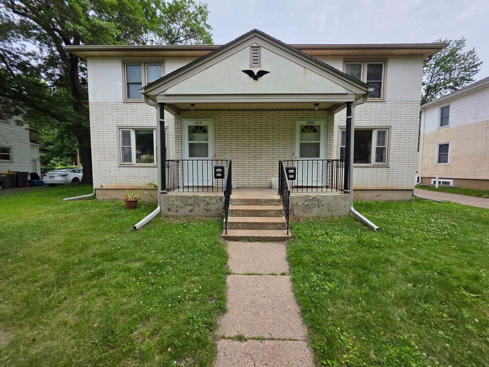 620-622 Ripley Ave in Eau Claire, WI - Building Photo