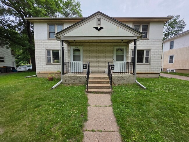620-622 Ripley Ave