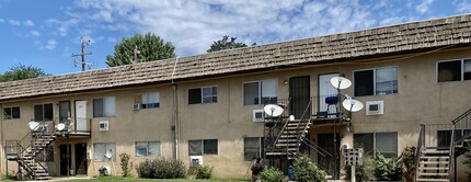 136 W Saginaw Way in Fresno, CA - Building Photo - Primary Photo