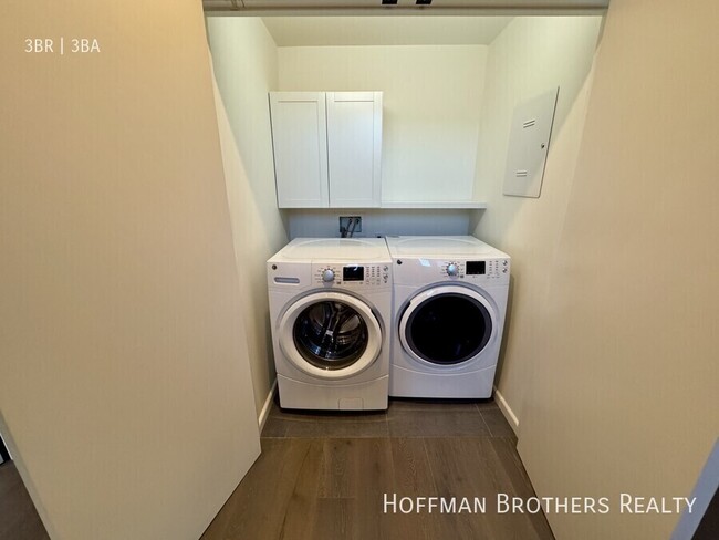 property at 1825 1/2 Alsace Ave