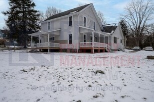 6256 Wayland Rd, Unit Unit A in Ravenna, OH - Building Photo