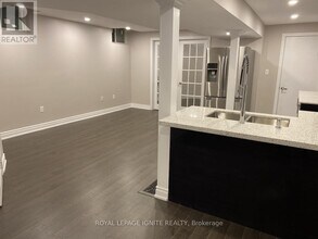 38 Havanna Cres in Brampton, ON - Building Photo - Building Photo