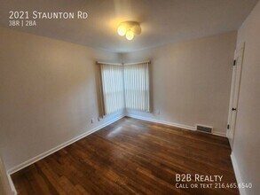 2021 Staunton Rd in Cleveland Heights, OH - Building Photo - Building Photo