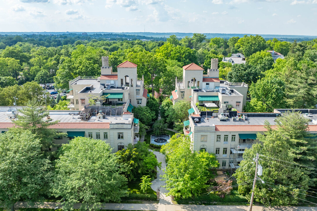 The Village Condominiums in Cincinnati, OH - Building Photo