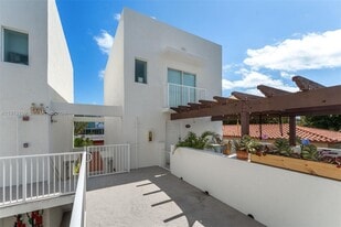 630 85th St in Miami Beach, FL - Building Photo