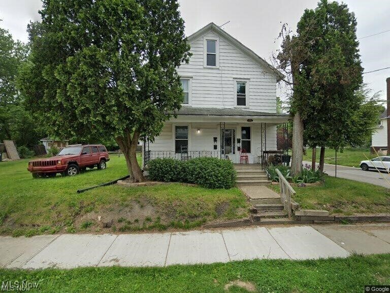 1052 Yale St in Akron, OH - Building Photo