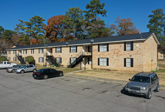 Pine Crest Apartments in Leeds, AL - Foto de edificio - Building Photo