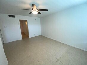 221 SE 3rd Ave in Boynton Beach, FL - Building Photo - Building Photo