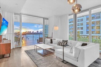 1300 Monad Ter in Miami Beach, FL - Building Photo - Building Photo