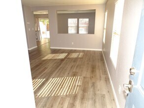 932 Purdy Lodge St in Las Vegas, NV - Building Photo - Building Photo