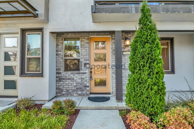 25443 Parklane Dr in Hayward, CA - Building Photo - Building Photo
