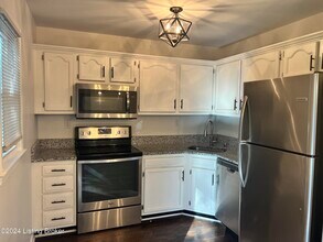 10430 Going Ct in Louisville, KY - Building Photo - Building Photo