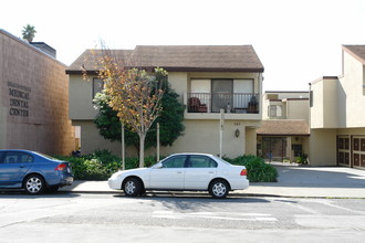 507 Grand Ave in South San Francisco, CA - Foto de edificio - Building Photo