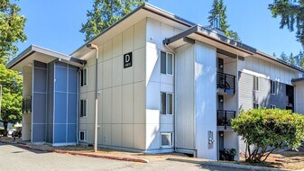 14635 NE 32nd St in Bellevue, WA - Building Photo