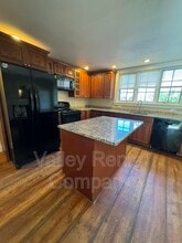 121 Bay Rd in Hadley, MA - Building Photo - Building Photo