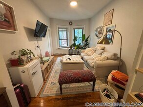 114 Willow St, Unit 3 in Cambridge, MA - Building Photo - Building Photo