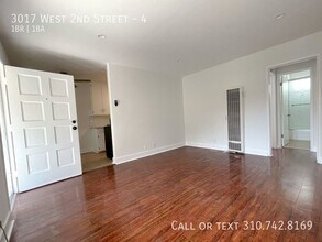 3017 W 2nd St in Los Angeles, CA - Foto de edificio - Building Photo