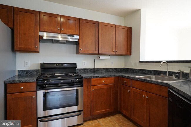 4533 Superior Square in Fairfax, VA - Building Photo - Building Photo