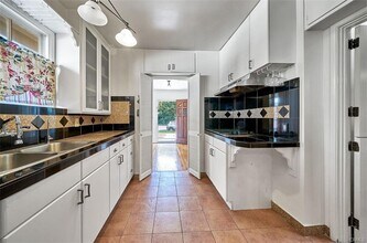 433 S Bundy Dr in Los Angeles, CA - Building Photo - Building Photo