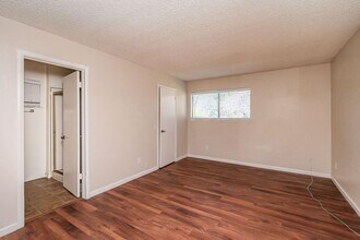 4975 Summerwood Cir in Sacramento, CA - Building Photo - Building Photo