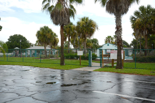 Condolodge Apartments in Kissimmee, FL - Building Photo - Building Photo