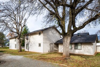 Deer Creek Apartments in Shasta Lake, CA - Building Photo - Building Photo