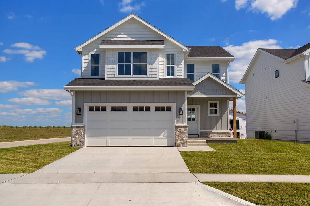1503 NE Savana Dr in Grimes, IA - Building Photo