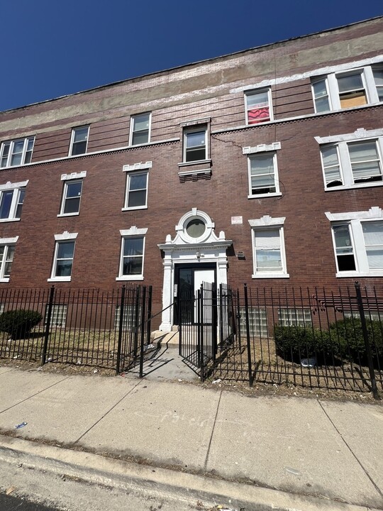 840 W 66th St in Chicago, IL - Foto de edificio