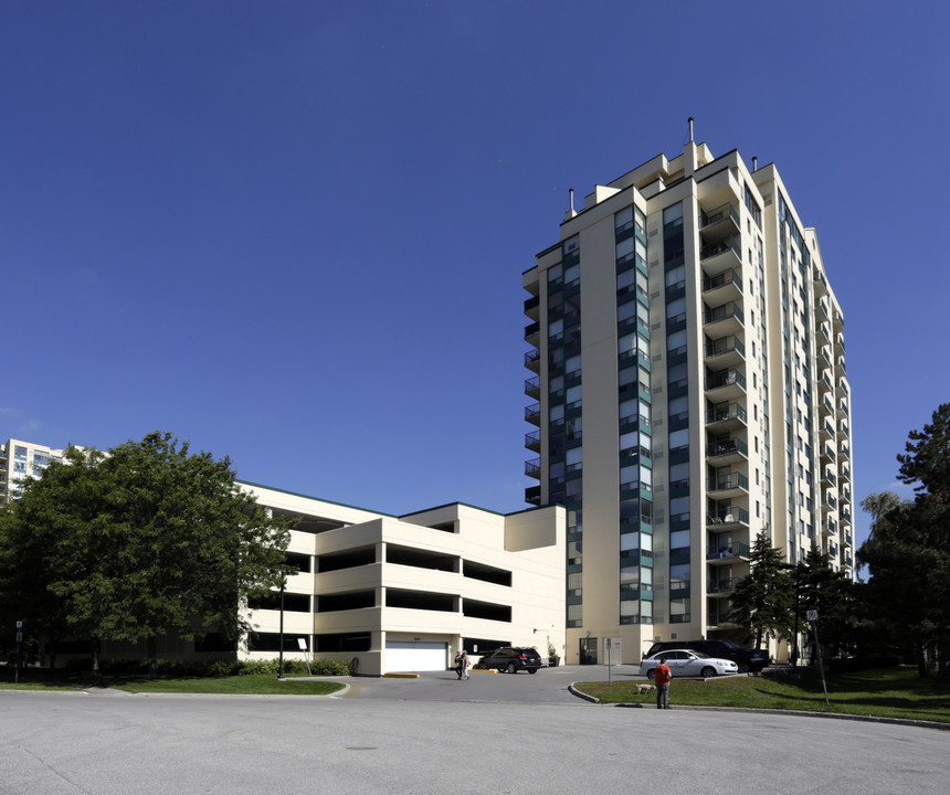 The Regatta in Barrie, ON - Building Photo