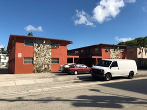 Riverpark Apartments in Miami, FL - Building Photo - Other