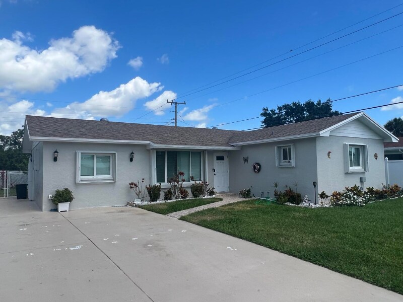 343 Balsam St in Palm Beach Gardens, FL - Foto de edificio