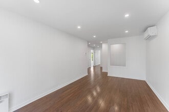 2632 Modugno Rue in St. Laurent, QC - Building Photo - Building Photo