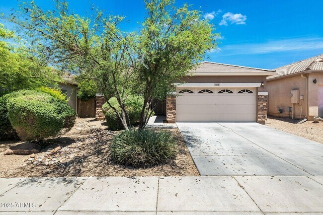 property at 4618 W Cottontail Rd