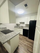 Whitney Villa Apartments in Sacramento, CA - Building Photo