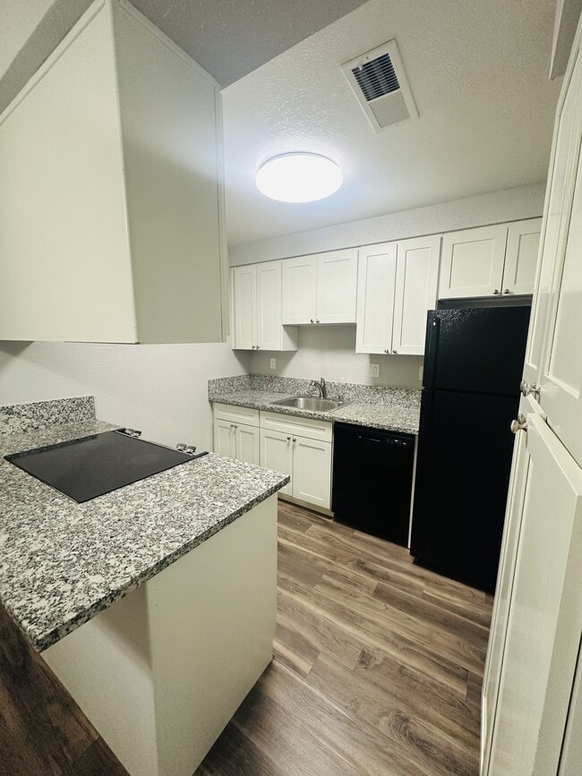 Whitney Villa Apartments