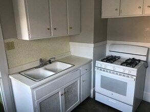 2104 Hartford Ave, Unit Highland Park Duplex in St. Paul, MN - Building Photo - Building Photo