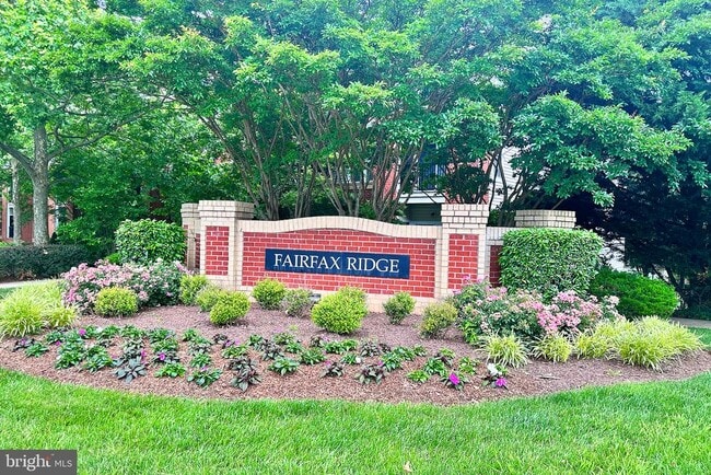 11305 Aristotle Dr in Fairfax, VA - Building Photo - Building Photo